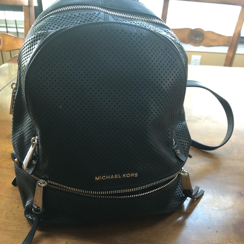 FLASH SALE: Beautiful Michael Kors backpack 🎒